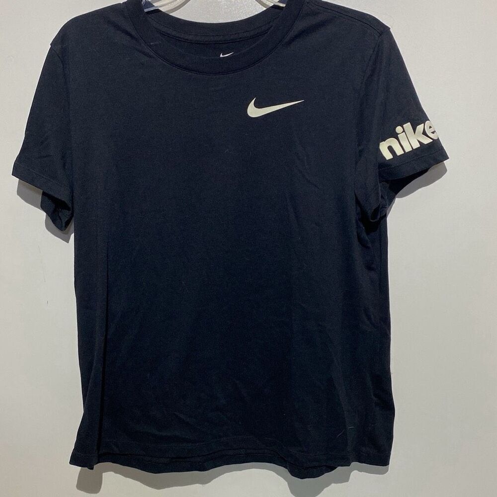 The Nike Tee Men's Black Swoosh Logo Crew Neck Short Sleeve T-Shirt Size Large